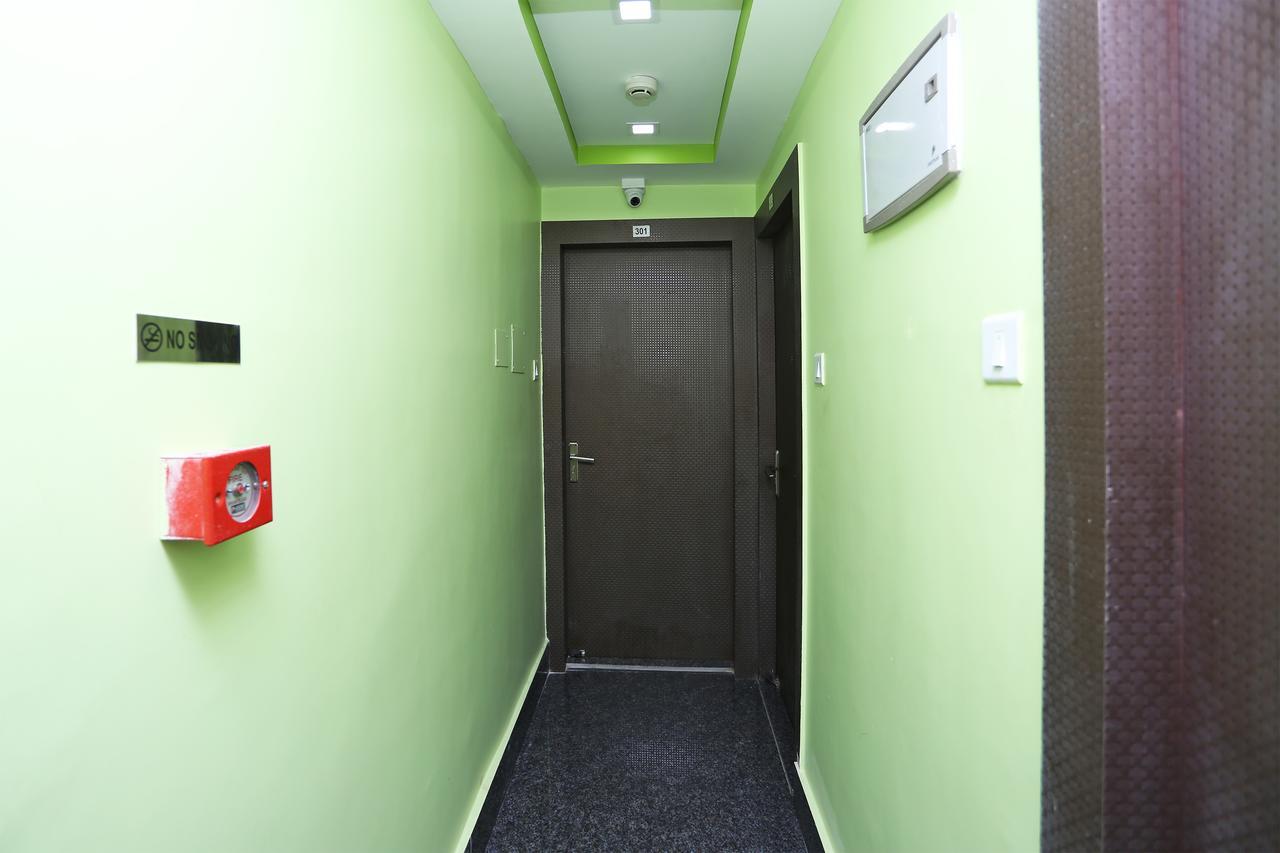 Oyo 9975 Hotel Asmeet Kolkata Bagian luar foto
